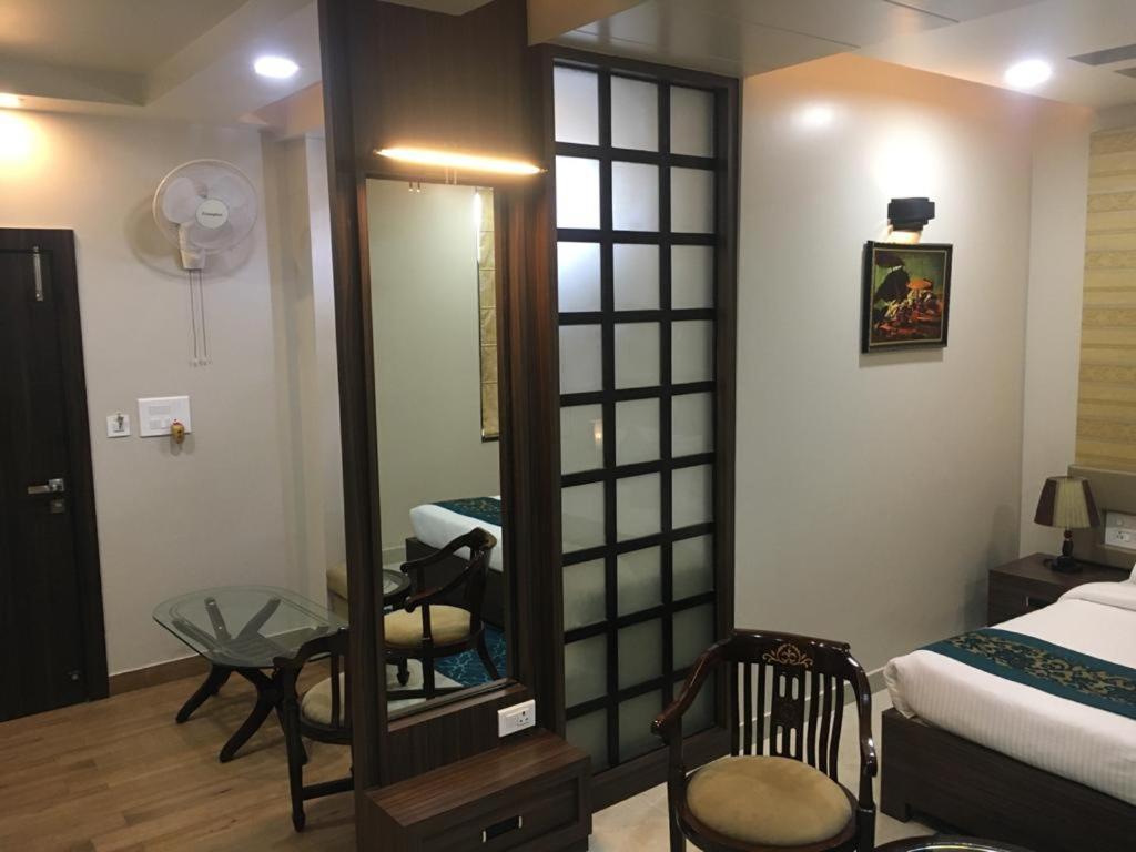 Hotel Ozas Grand Varanasi Exterior foto