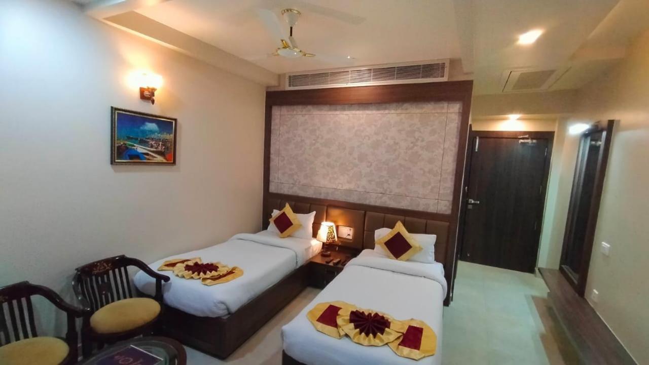 Hotel Ozas Grand Varanasi Exterior foto